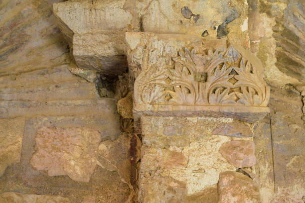 istock An ancient pylon with preserved decorative frescoes. Background with copy space 1430134638