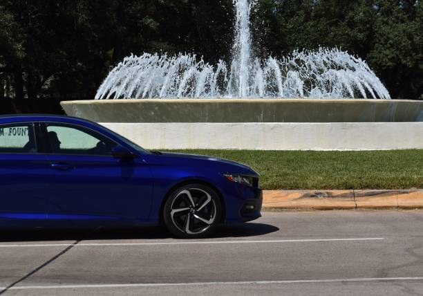 blauer honda accord - texas blues stock-fotos und bilder