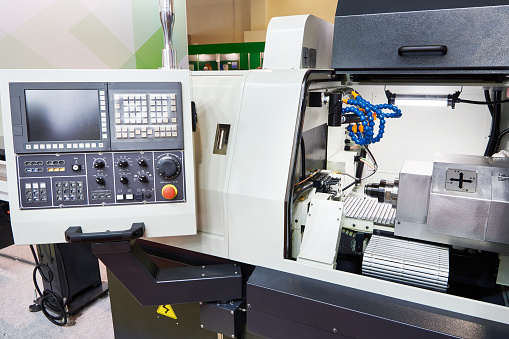 Lathe CNC automatic longitudinal turning