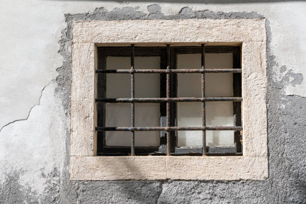 barred okno - barred windows zdjęcia i obrazy z banku zdjęć