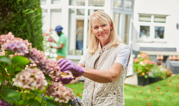 istock enjoying the garden 1430387238