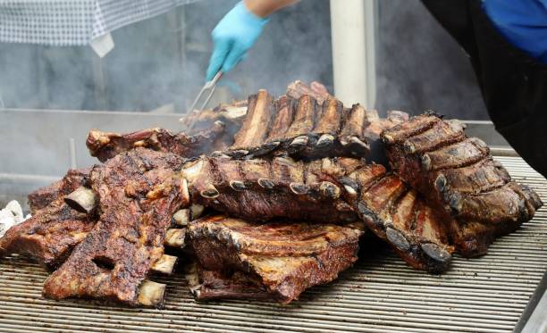 istock Freshly grilled whole beef ribs, ready to be cut. 1430591024