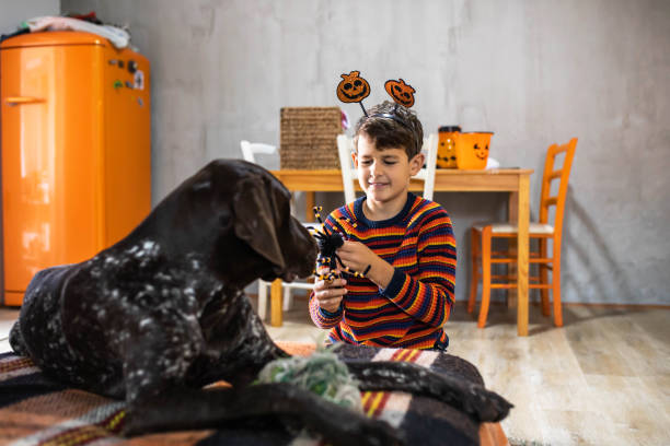 istock Let's do the Halloween decorations together 1430638466