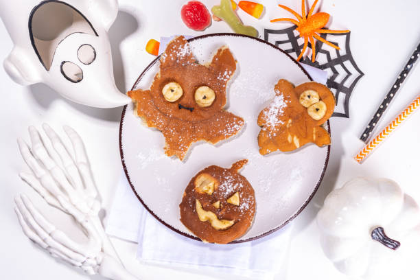 istock Funny Halloween pancakes 1430674297