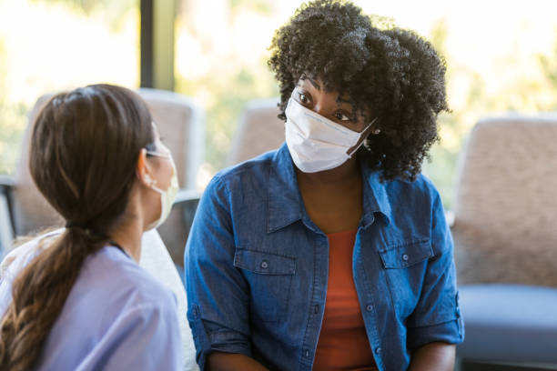 istock Female patient talks with the nurse 1430765753