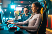spieler-die-zusammen-spielen.jpg?b=1&s=170x170&k=20&c=7yc7MgqbZcQL50ZfPiDMxWkFD19sNuYL_RfmKynI-Fw=