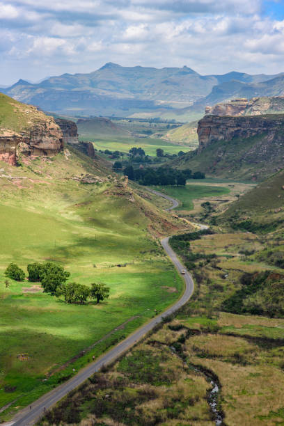 A view of Golden Gate Highlands National Park from the top of the Brandwag Buttress, South Africa A view of Golden Gate Highlands National Park from the top of the Brandwag Buttress (Sentinel) rock. The area is in the Maloti Mountains, which is part of the Drakensberg range in South Africa golden gate highlands national park stock pictures, royalty-free photos & images