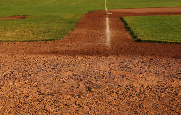 troisième ligne de base - baseball diamond baseball baseline base photos et images de collection