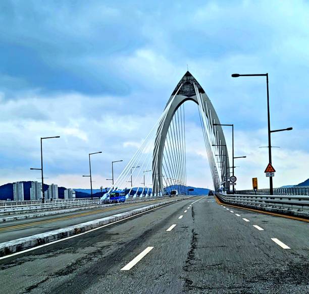 istock VH560-000Handuri Bridge1.JPG 1430813548