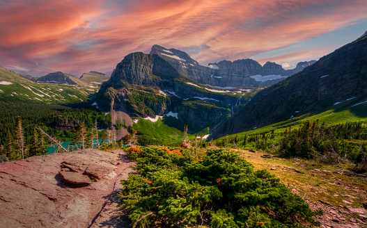 Maroon Bells peaks and Lake at Sunrise, Colorado, USA