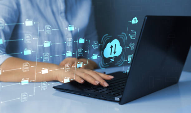 receptor de archivos ftp (protocolo de transferencia de archivos) y copia de seguridad de la computadora. uso compartido de archivos isométrico. intercambie información y datos con tecnología de nube de internet. sistema digital de transferencia de docu - computer storage compartment connection order fotografías e imágenes de stock