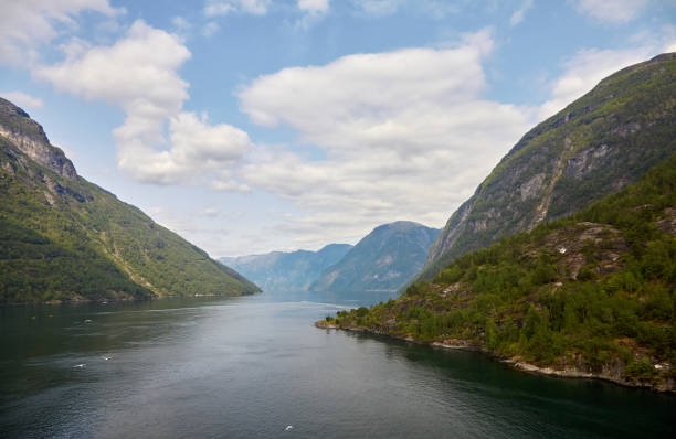 istock Geiranger fjord 1431074171