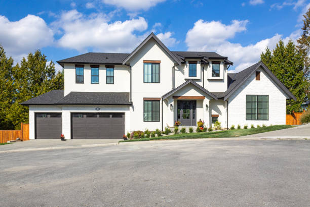 istock Big white beautiful house in the suburbs 1431099182