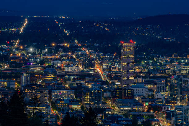 istock Portland at night 1431116739