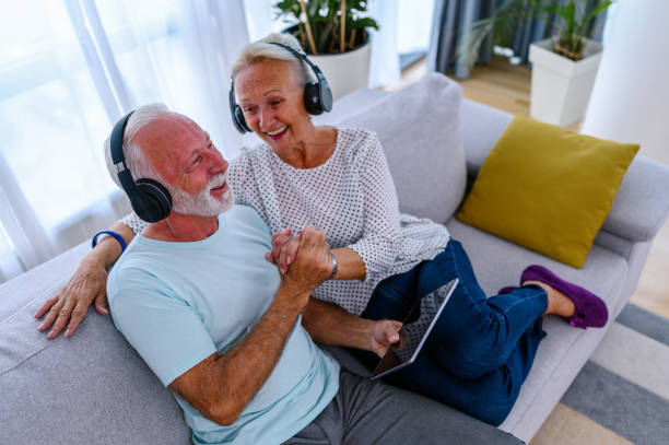 istock Senior couple listening music 1431266648
