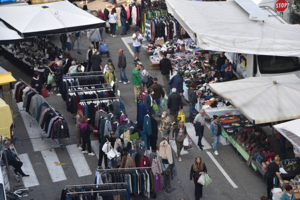 istock Rivoli local market from above 1431314993
