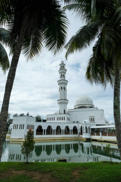 istock Floating Mosque in Kuala Terengganu, Malaysia 1431319253