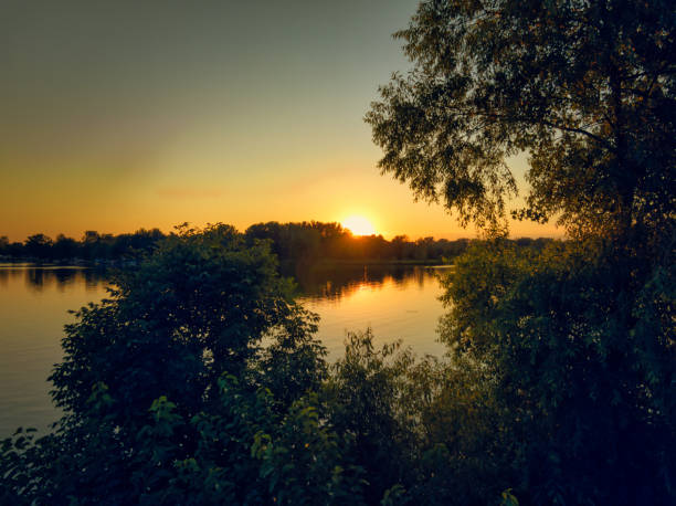 istock Orange Sunset At the Lake 1431383691