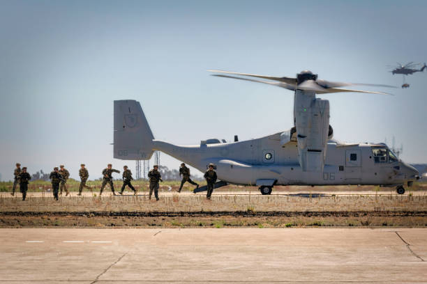 マグトフ 1 - marine corps air station miramar airshow san diego california marines ストックフォトと画像