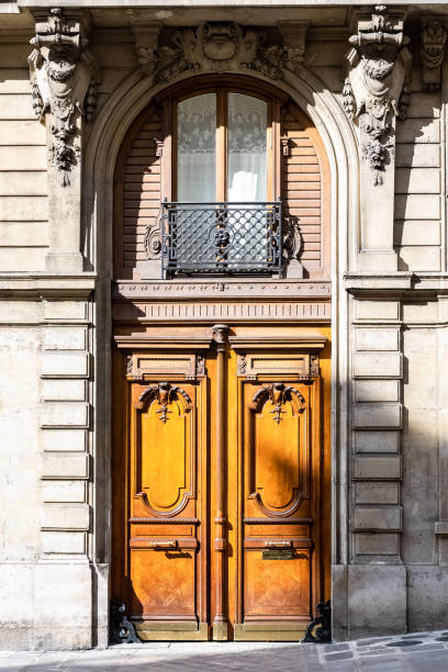 istock Paris, an ancient sculpted door 1431424319