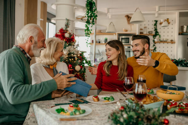 istock Time for youngsters to take care of the older 1431572419