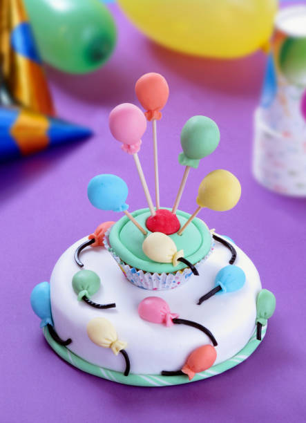 istock Baby birthday party cake. 1431611203