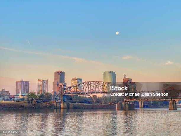 Ngày Đầu Tiên Của Mùa Xuân Ở Little Rock Arkansas Hình ảnh Sẵn có ... Image hình ảnh hình ảnh hình ảnh Ben Shelton - Ngày Đầu Tiên Của Mùa Xuân Ở Little Rock Arkansas Hình ảnh Sẵn có ...