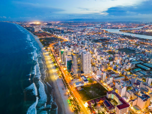 aerial view of da nang beach which is a very famous destination for tourists. - marble mountains imagens e fotografias de stock