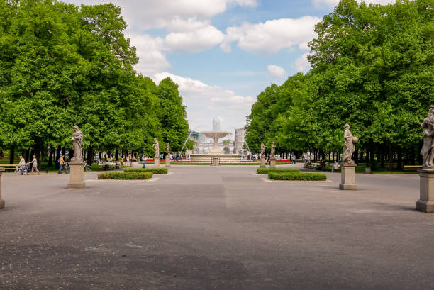 Public garden in central Warsaw. Baroque sculptures, an elegant 19-century fountain and the Tomb of the Unknown Soldier