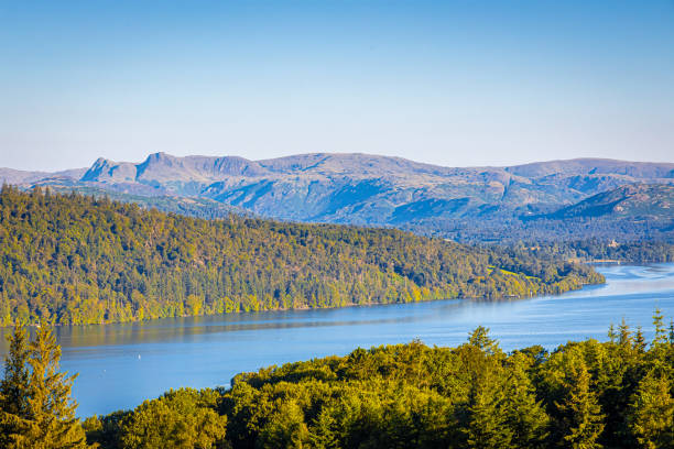 widok z lotu ptaka na windermere w lake district, regionie i parku narodowym w kumbrii w północno-zachodniej anglii - windermere district zdjęcia i obrazy z banku zdjęć