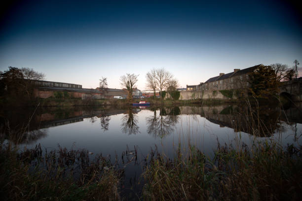 el río bann, portadown, irlanda del norte - bann fotografías e imágenes de stock