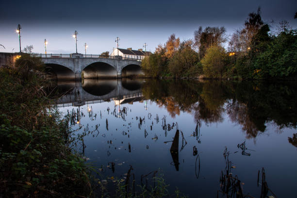 el río bann, portadown, irlanda del norte - bann fotografías e imágenes de stock