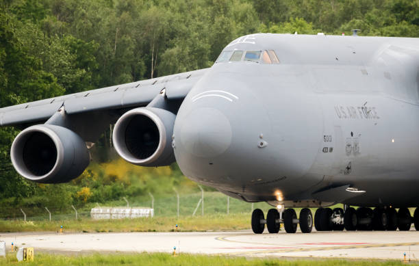 미국 공군 록히드 c-5m 은하 수송기 - military airplane c 5 military airplane 뉴스 사진 이미지