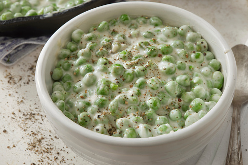 Fresh Creamed Green Peas with Garlic and Parmesan Cheese
