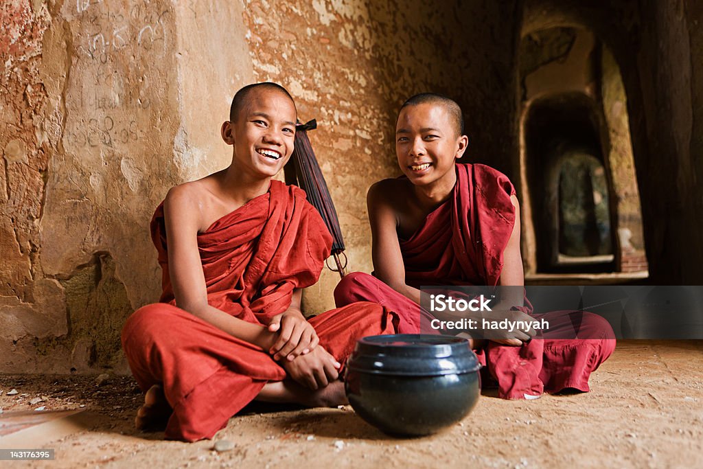 初心者の仏教僧寺院内部の - カンボジアのロイヤリティフリーストックフォト
