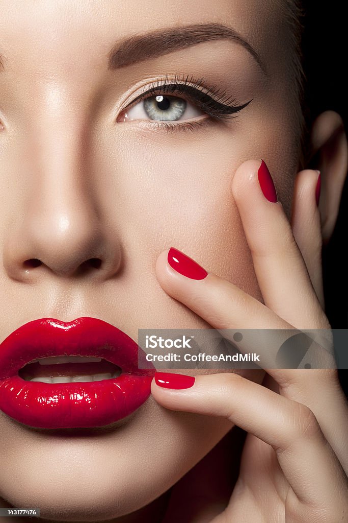 Schöne Frau - Lizenzfrei Roter Nagellack Stock-Foto