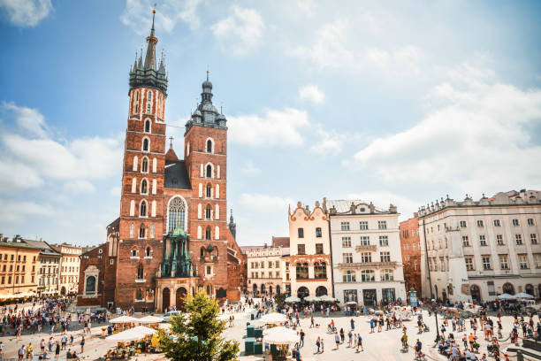 città vecchia a cracovia, polonia - centro storico foto e immagini stock