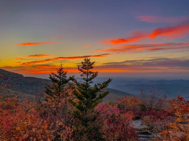 istock Sunrise along the blue ridge parkway in autumn 1431840115