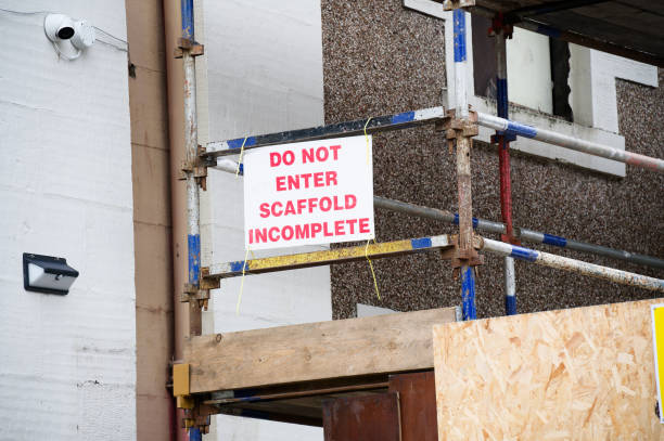 Do not enter scaffold construction site health and safety sign UK