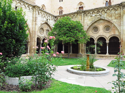 The cloister courtyard of the former 16th century monastery of Acolman, now a museum, near Mexico City, Mexico.