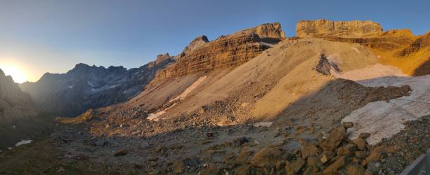 istock Roland Gap, Cirque de Gavarnie in the Pyrenees 1431962833