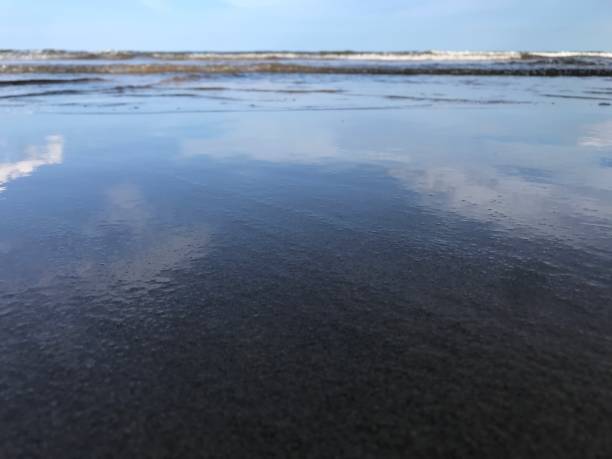 istock Unfocus or blur side beach photo 1431981802