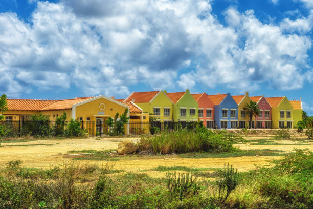 istock Brightly colored residential tropical home 1432124388