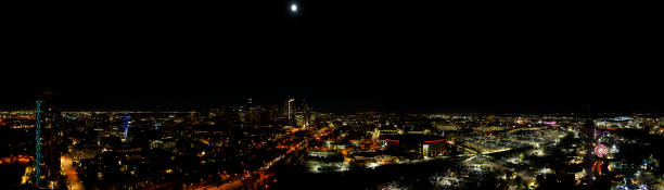 istock Hunter's Moon over Denver October 09 1432153092