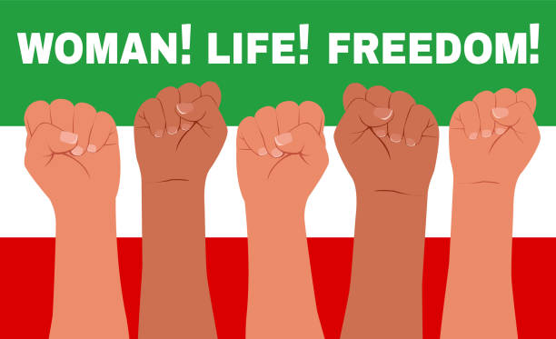знамя с женскими руками, сжатыми в кулак, и лозунг - женщина, жизнь, свобода. руки протестующих женщин поднимают кулаки. права женщин. векторн - iran stock illustrations