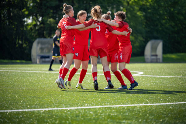 istock Female players celebrating 1432175621