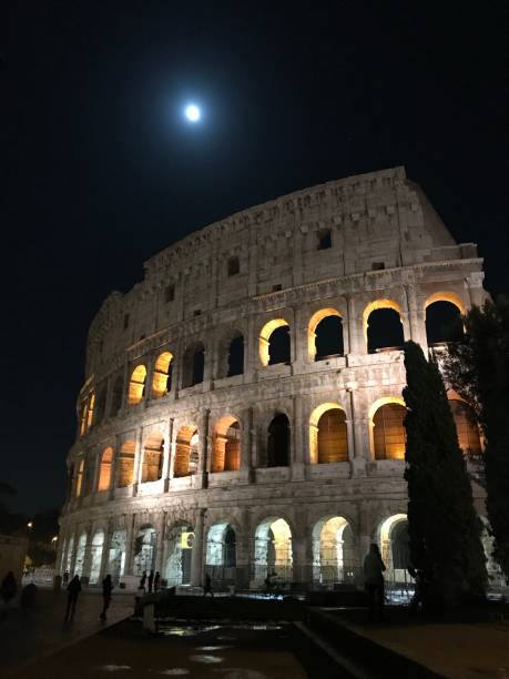 istock Colosseum illuminated by the moon 1432208078