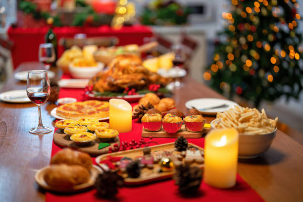 istock Diner decoration gift box in background on festive christmas tree 1432249721