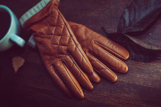 осенние перчатки - autumn glove clothing sewing стоковые фото и изображения