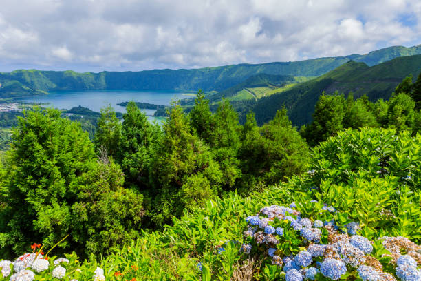 istock Lake of Sete Cidades 1432308130